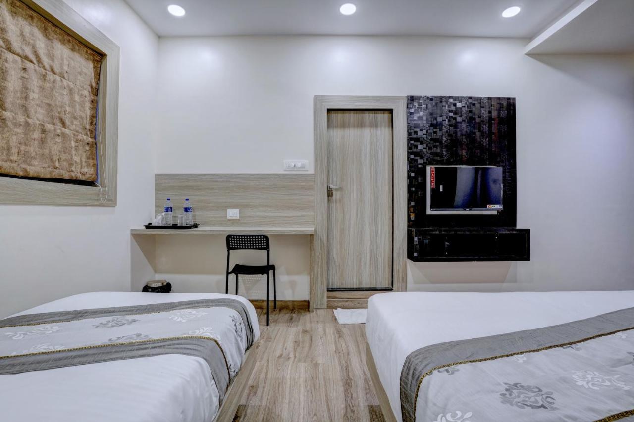 Hotel Arts International Mumbai Dış mekan fotoğraf