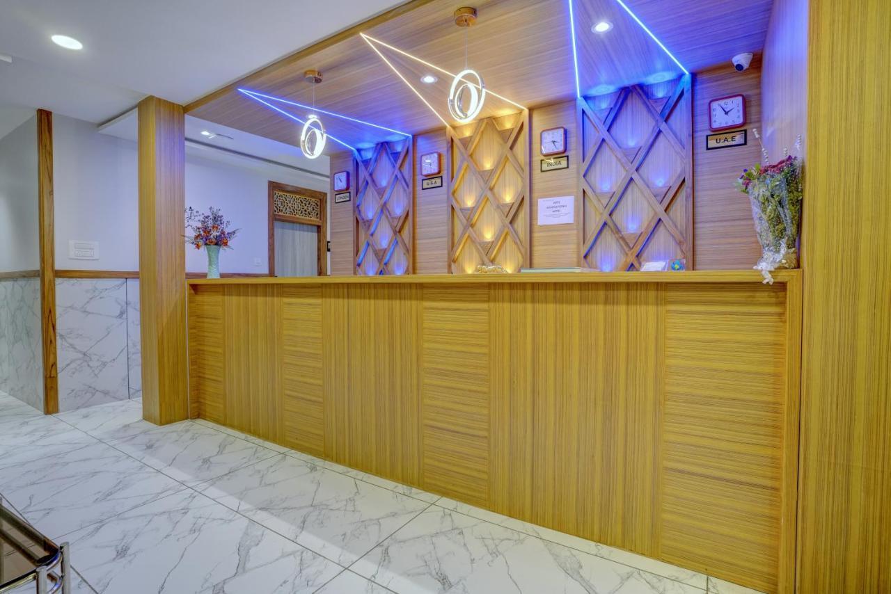 Hotel Arts International Mumbai Dış mekan fotoğraf