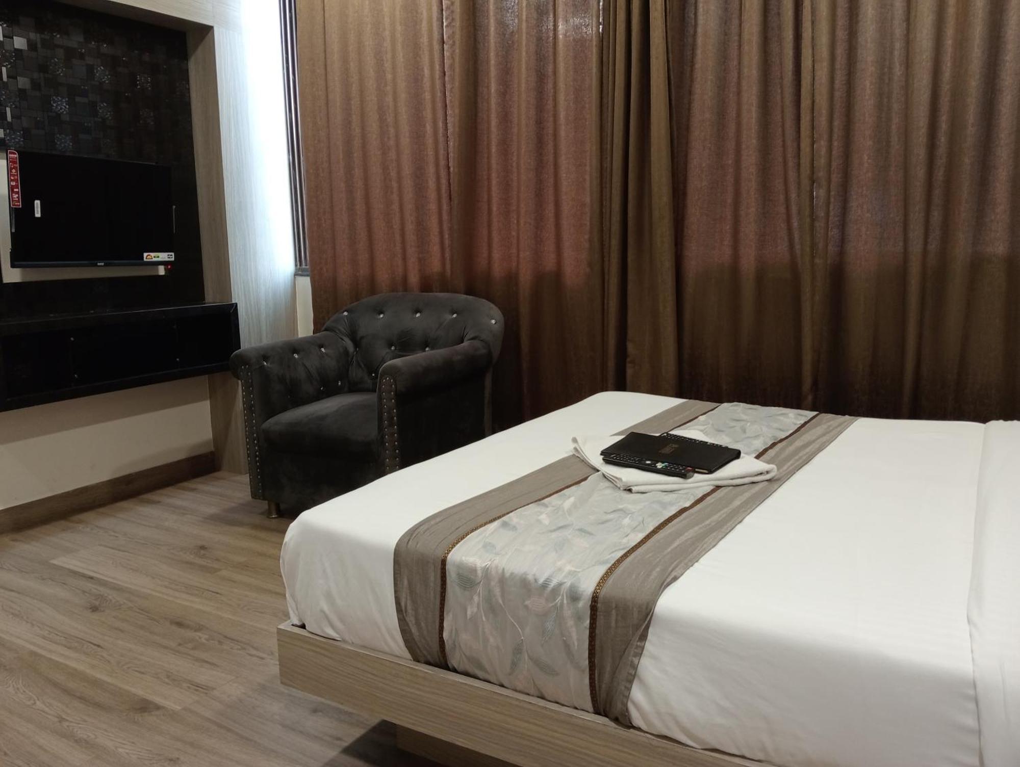 Hotel Arts International Mumbai Dış mekan fotoğraf