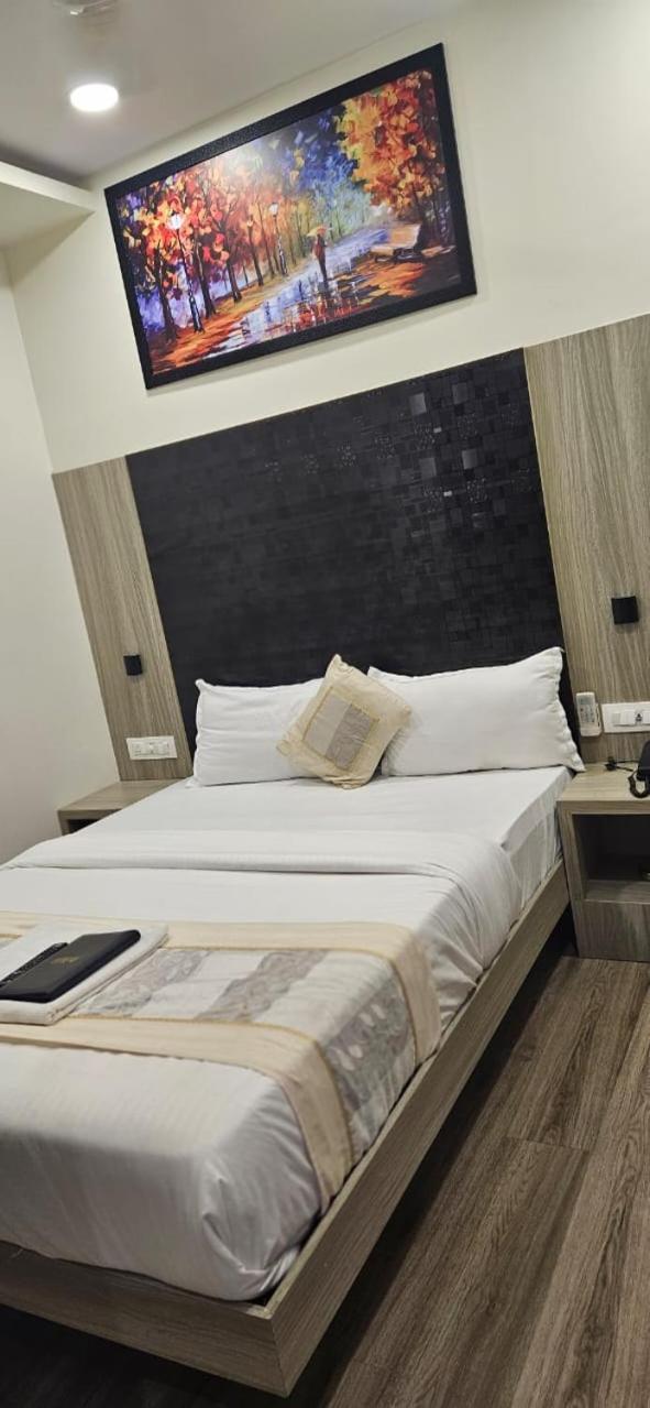 Hotel Arts International Mumbai Dış mekan fotoğraf
