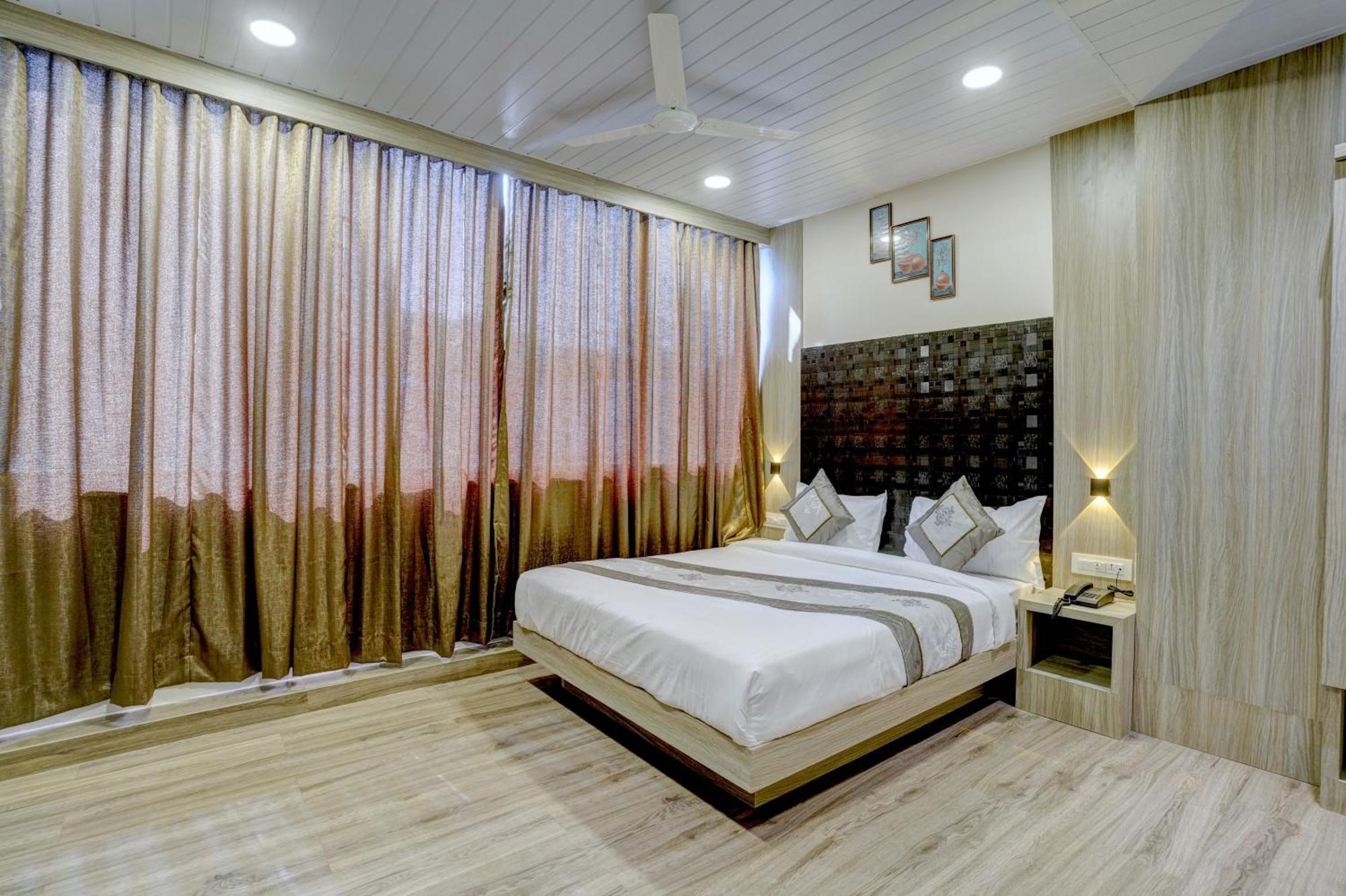 Hotel Arts International Mumbai Dış mekan fotoğraf