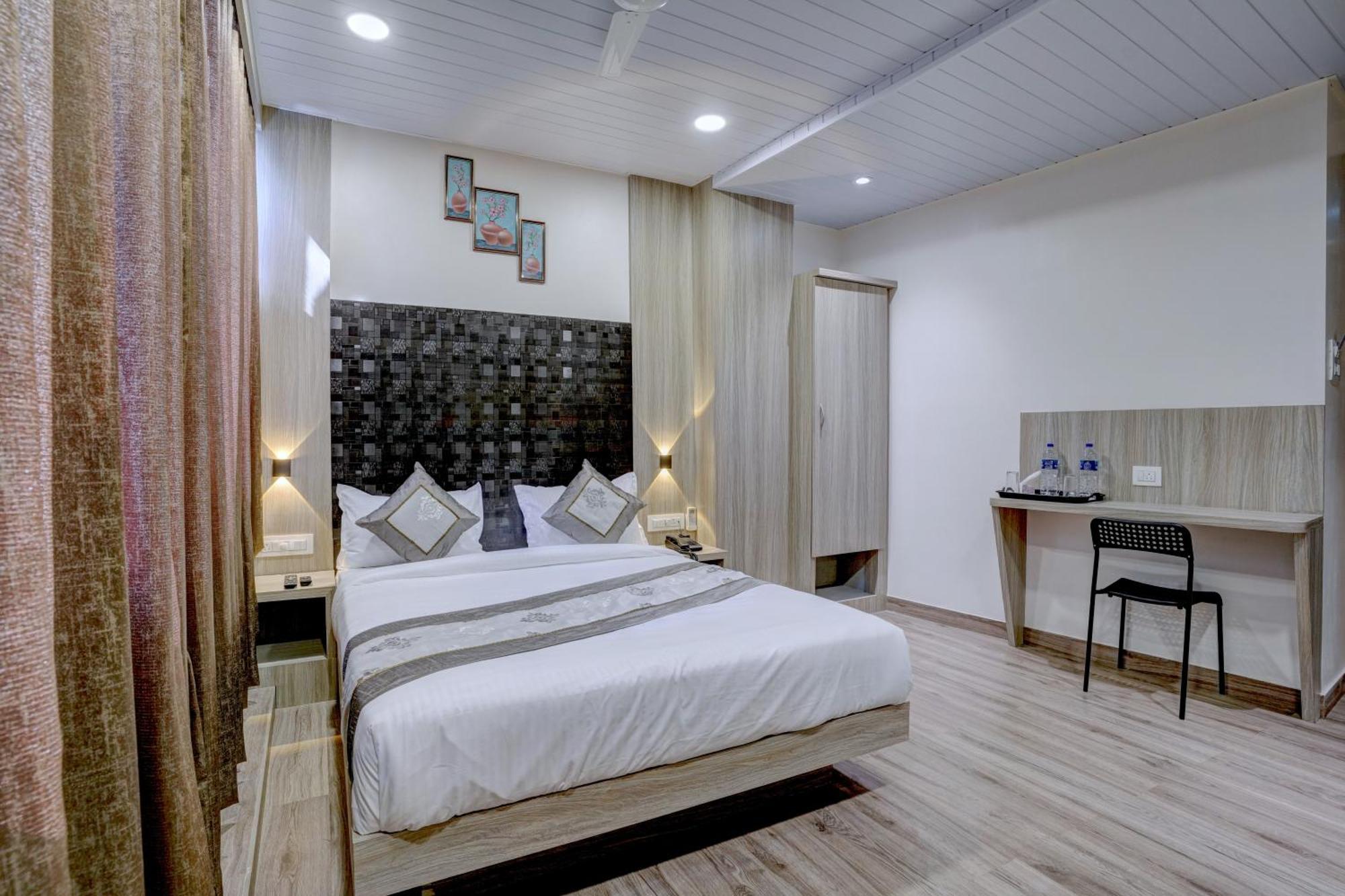 Hotel Arts International Mumbai Dış mekan fotoğraf